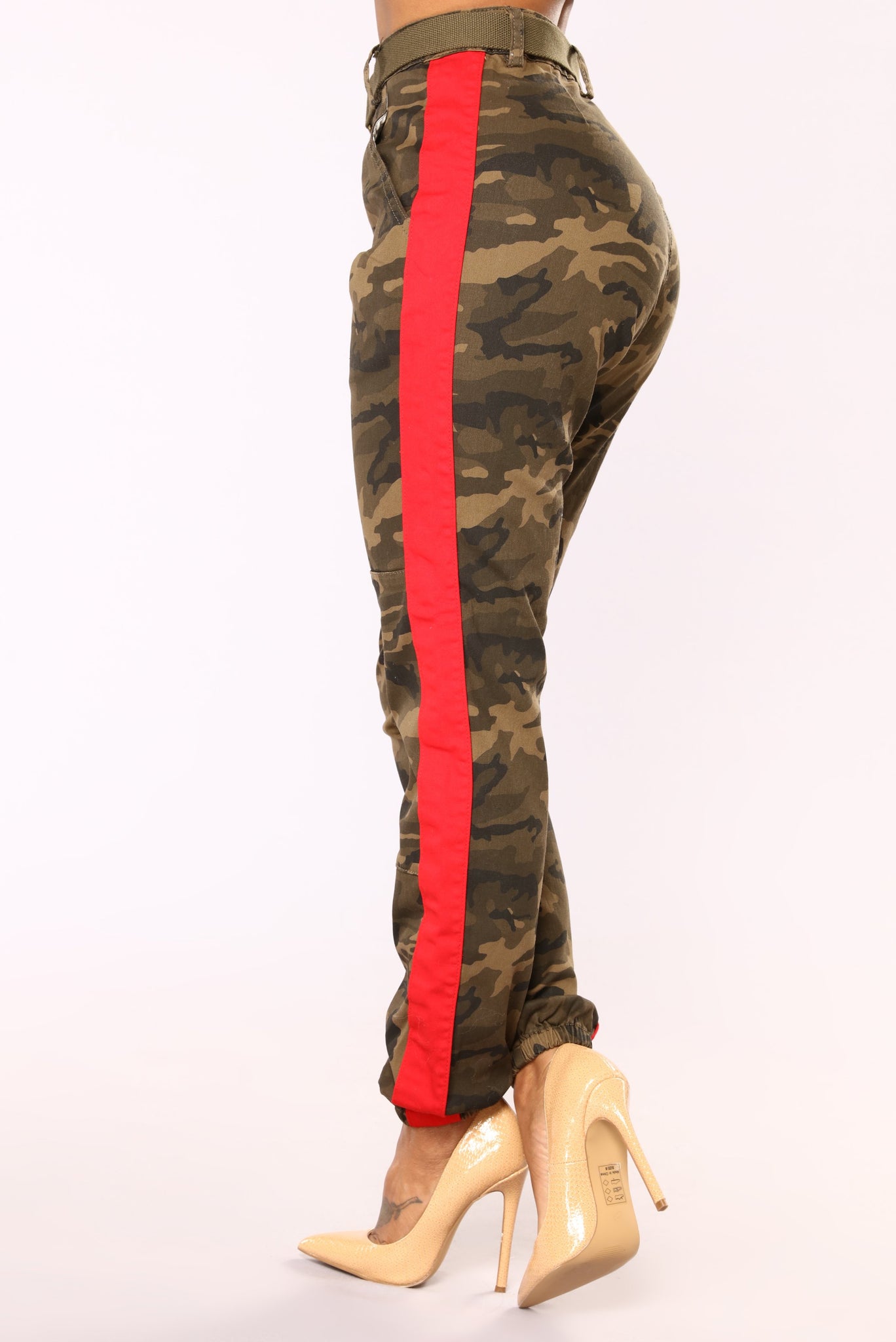 Camo pants red stripe discount